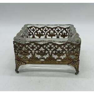 Vtg Ormolu Glass Trinket Dish & Metal Filigree Base Scalloped Has Patina 4”x4”